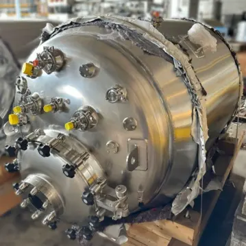 Ungebrauchter&#x20;1700&#x20;Liter&#x20;heiz-&#x2F;k&#xFC;hlbarer&#x20;Druckbeh&#xE4;lter&#x20;aus&#x20;V4A