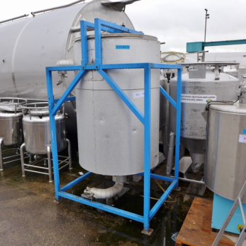 1100&#x20;liter&#x20;ge&#xEF;soleerde&#x20;tank&#x20;van&#x20;RVS&#x20;316