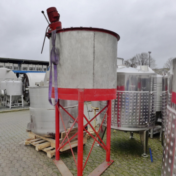 Serbatoio&#x20;agitatore&#x20;da&#x20;1200&#x20;litri&#x20;in&#x20;acciaio&#x20;inox&#x20;316&#x20;con&#x20;agitatore&#x20;ad&#x20;elica
