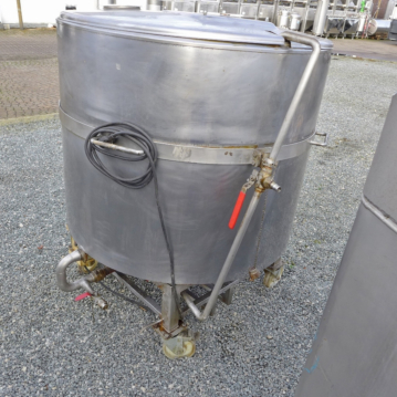 850&#x20;liter&#x20;ge&#xEF;soleerde&#x20;tank&#x20;van&#x20;RVS&#x20;304