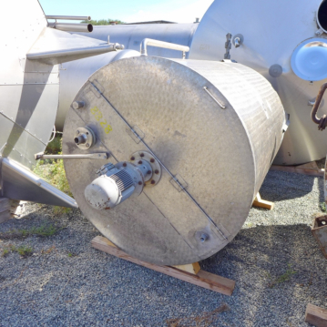 3500&#x20;liter&#x20;roertank&#x20;van&#x20;RVS&#x20;304&#x20;met&#x20;propellerroerwerk