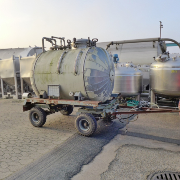 2050 liter heat-/coolable pressure tank, Aisi 304 on mobile transport chassis