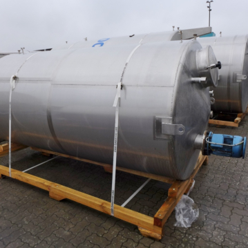 Tanque&#x20;agitador&#x20;de&#x20;6000&#x20;litros&#x20;en&#x20;acero&#x20;inoxidable&#x20;304&#x20;con&#x20;agitador&#x20;de&#x20;h&#xE9;lice