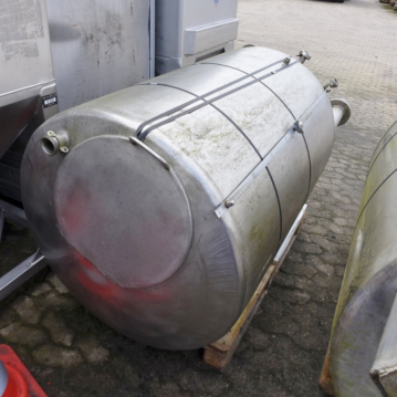 820&#x20;liter&#x20;roertank&#x20;van&#x20;RVS&#x20;304&#x20;met&#x20;propellerroerwerk