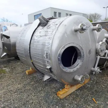 8380&#x20;Liter&#x20;beheizbarer&#x20;Druckbeh&#xE4;lter&#x20;aus&#x20;V4A