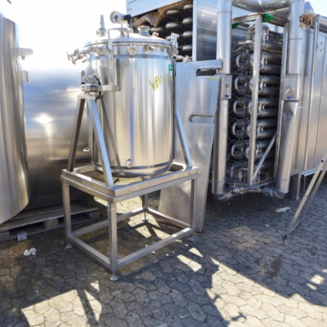 450&#x20;Liter&#x20;heiz-&#x2F;k&#xFC;hlbarer&#x20;Druckbeh&#xE4;lter&#x20;aus&#x20;V4A
