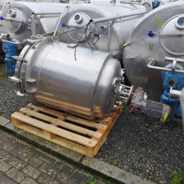 528&#x20;Liter&#x20;isolierter&#x20;Druckbeh&#xE4;lter&#x20;aus&#x20;V2A&#x20;mit&#x20;Ankerr&#xFC;hrwerk