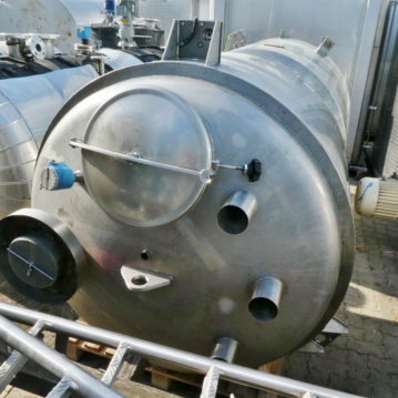 1500&#x20;Liter&#x20;Beh&#xE4;lter&#x20;aus&#x20;V2A