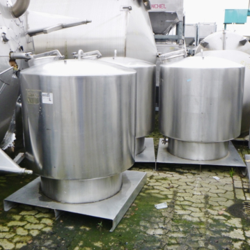 1200&#x20;liter&#x20;upright&#x20;storage&#x20;tank&#x20;made&#x20;of&#x20;stainless&#x20;steel&#x20;304&#x20;&#x28;frame&#x20;made&#x20;of&#x20;stainless&#x20;steel&#x20;304&#x29;