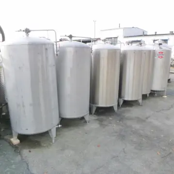 900&#x20;Liter&#x20;Beh&#xE4;lter&#x20;aus&#x20;V4A