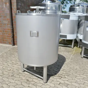 Brand&#x20;new&#x20;650&#x20;liter&#x20;heat-&#x2F;coolable&#x20;tank,&#x20;Aisi&#x20;316&#x20;&#x28;type&#x20;FOT&#x29;