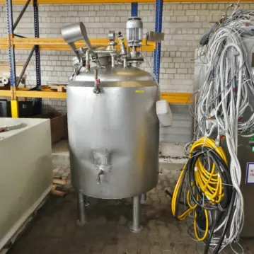 650&#x20;Liter&#x20;Beh&#xE4;lter&#x20;aus&#x20;V2A