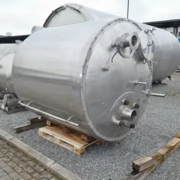 4000&#x20;Liter&#x20;Beh&#xE4;lter&#x20;aus&#x20;V2A