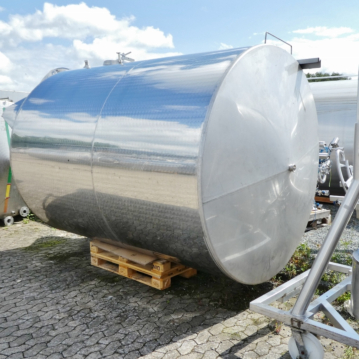11000&#x20;liter&#x20;upright&#x20;storage&#x20;tank&#x20;&#x28;wine&#x29;&#x20;made&#x20;of&#x20;stainless&#x20;steel&#x20;304