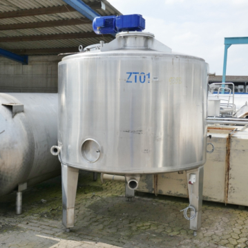 4500 liter koelbare roertank van RVS 304 met balkroerwerk