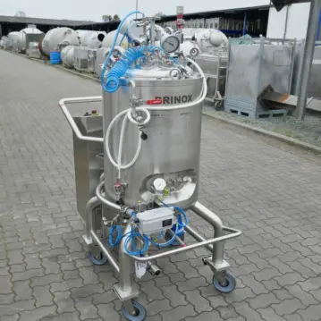 Serbatoio&#x20;mobile&#x20;riscaldabile&#x2F;raffreddabile&#x20;per&#x20;processi&#x20;farmaceutici&#x20;da&#x20;165&#x20;litri&#x20;in&#x20;acciaio&#x20;inox&#x20;316&#x20;con&#x20;agitatore&#x20;magnetico,&#x20;inutilizzato