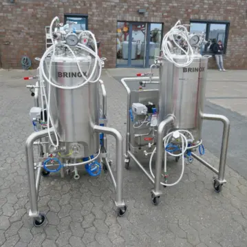 Unused&#x20;87&#x20;liter&#x20;mobile&#x20;heat-&#x2F;coolable&#x20;pharma&#x20;process&#x20;vessel,&#x20;Aisi&#x20;316&#x20;with&#x20;magnetic&#x20;agitator