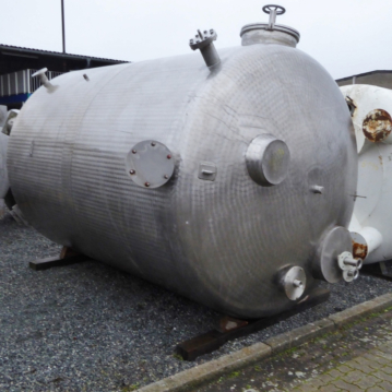 13500&#x20;Liter&#x20;Beh&#xE4;lter&#x20;aus&#x20;V2A
