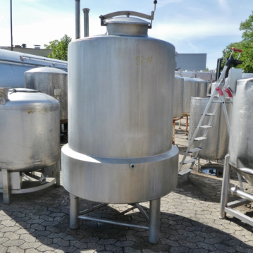 Serbatoio&#x20;da&#x20;1600&#x20;litri&#x20;riscaldabile&#x2F;raffreddabile&#x20;in&#x20;acciaio&#x20;inox&#x20;304