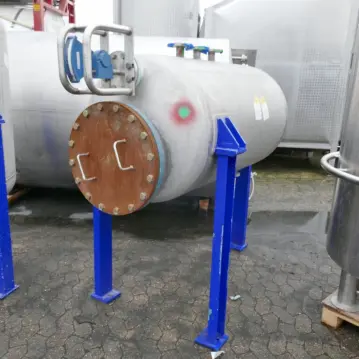 Serbatoio&#x20;a&#x20;pressione&#x20;orizzontale&#x20;da&#x20;715&#x20;litri&#x20;in&#x20;acciaio&#x20;inox&#x20;316