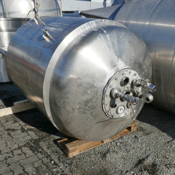 3000 liter heatable/coolable pressure vessel made of stainless steel 304 with insulation
