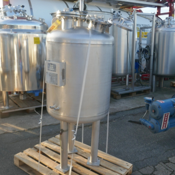 350&#x20;liter&#x20;pressure&#x20;vessel&#x20;made&#x20;of&#x20;stainless&#x20;steel&#x20;316
