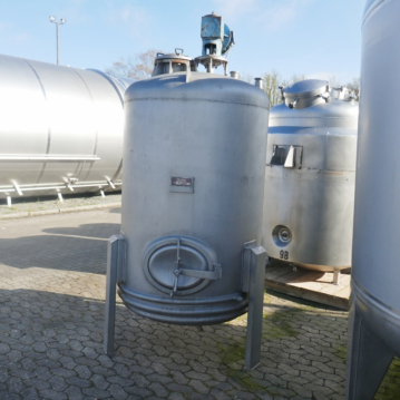 2000&#x20;liter&#x20;verwarmbare&#x2F;koelbare&#x20;roertank&#x20;gemaakt&#x20;van&#x20;RVS&#x20;316&#x20;met&#x20;propeller&#x20;roerwerk