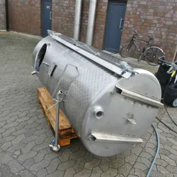 1400&#x20;Liter&#x20;Beh&#xE4;lter&#x20;aus&#x20;V2A