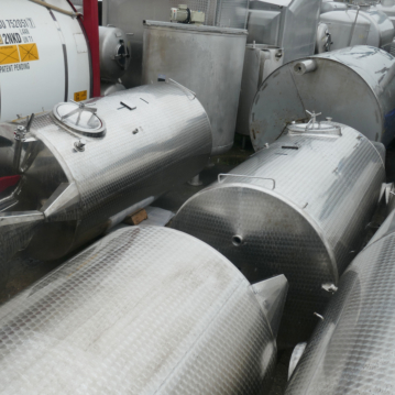 Tanque&#x20;de&#x20;almacenamiento&#x20;calefactable&#x2F;refrigerable&#x20;de&#x20;3000&#x20;litros&#x20;fabricado&#x20;en&#x20;acero&#x20;inoxidable&#x20;304&#x20;con&#x20;placa&#x20;de&#x20;refrigeraci&#xF3;n&#x20;interior