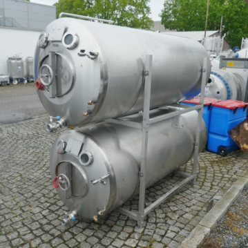 1020 liter heatable/coolable, insulated pressure vessel made of stainless steel 304
