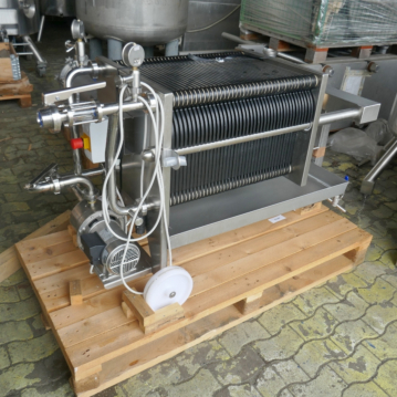 Enotecnica&#x20;Pillan&#x20;filtro&#x20;de&#x20;placas&#x20;m&#xF3;vil&#x20;Filtro&#x20;40x40&#x20;con&#x20;40&#x20;placas&#x20;filtrantes&#x20;&#x28;incl.&#x20;bomba&#x20;de&#x20;alimentaci&#xF3;n&#x20;Ebara&#x29;