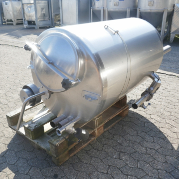 850&#x20;Liter&#x20;Molkereibeh&#xE4;lter&#x20;aus&#x20;V2A