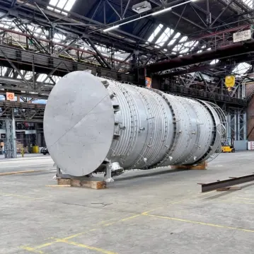 Unused&#x20;70000&#x20;liter&#x20;heat-&#x2F;coolable&#x20;agitator&#x20;tank&#x20;with&#x20;anchor&#x20;agitator,&#x20;Aisi&#x20;304