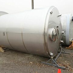 Brand new 15300 liter heat/coolable mixing tank with welded insulation jacket, AISI316