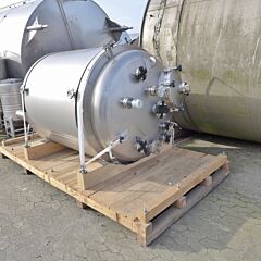 Unused 2500 liter heat-/coolable pressure vessel, Aisi 316 with blades agitator