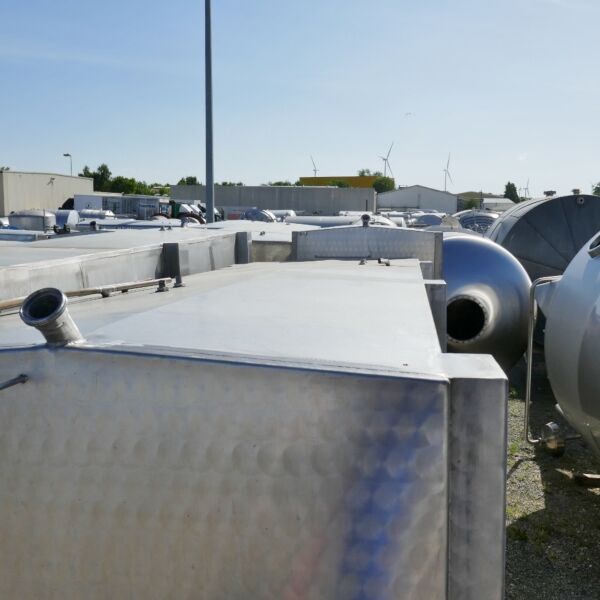 12220 liter heat-/coolable cubic storage tank, Aisi 304 with 2 internal cooling plates