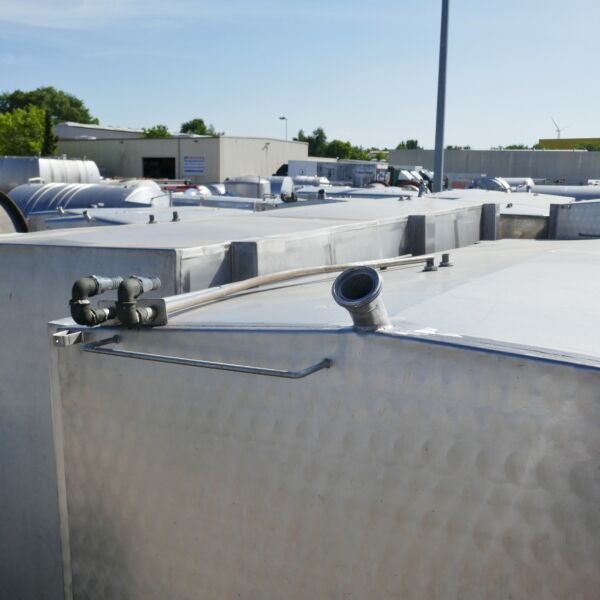 12220 liter heat-/coolable cubic storage tank, Aisi 304 with 2 internal cooling plates