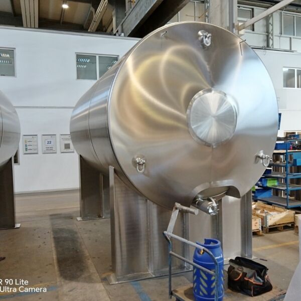 Brand new 17600 liter insulated horizontal pressure vessel, Aisi 316