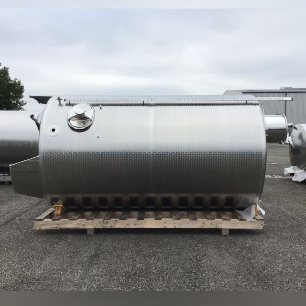 Serbatoio di stoccaggio da 8000 litri riscaldabile/raffreddabile in acciaio inox 304, nuovo di fabbrica.
