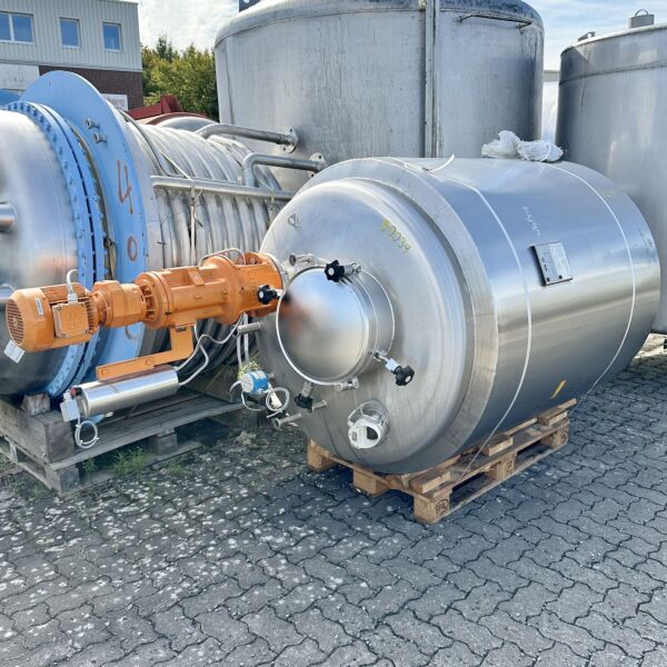 1850 liter heat-/coolable pressure tank, Ais304 with Stelzer propeller agitator
