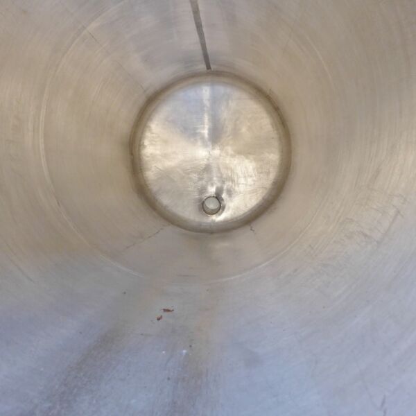 3000 liter insulated tank, Aisi 304 with agitator flange