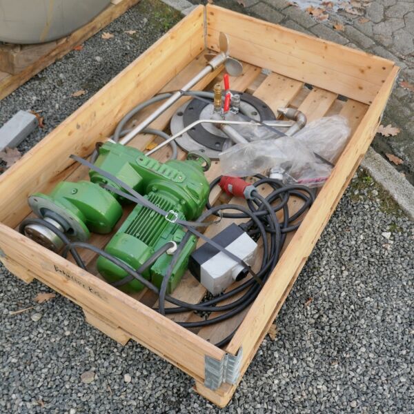 225 Liter heiz-/kühlbarer Druckbehälter aus V4A mit Propellerrührwerk