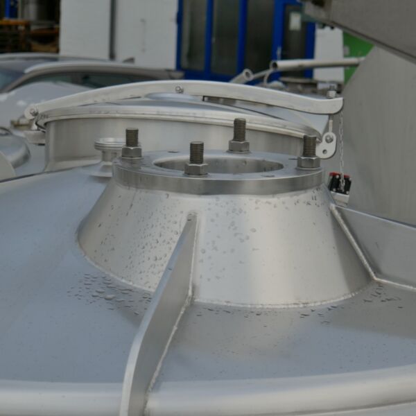 Serbatoio riscaldabile/raffreddabile da 3331 litri in acciaio inox 316 (tipo FIT; opzionale con agitatore), nuovo di fabbrica.