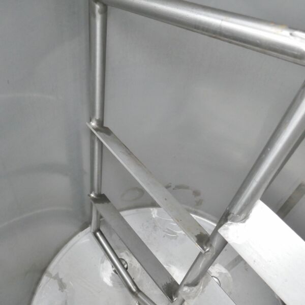 Serbatoio agitatore isolato da 4000 litri in acciaio inox 304 con agitatore ad ancora