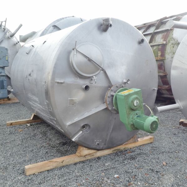 8000 liter insulated agitator tank, Aisi 304,with blade stirrer and CIP-sprayball system