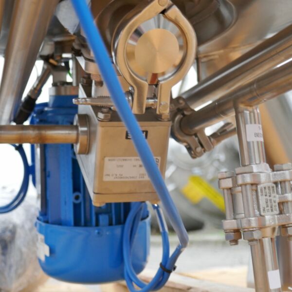 Unused 150 liter mobile heat-/coolable pharma process vessel, Aisi 316 with magnetic agitator