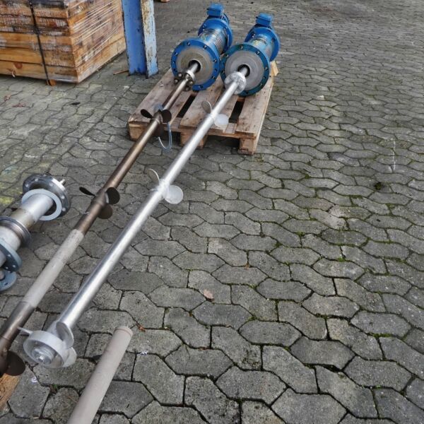 1969 Liter heiz-/kühlbarer Reaktorbehälter aus V4A mit 1,1 kW ex-geschütztem Rührwerk