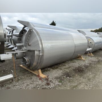 Serbatoio&#x20;di&#x20;stoccaggio&#x20;isolato&#x20;da&#x20;8500&#x20;litri&#x20;in&#x20;acciaio&#x20;inox&#x20;304