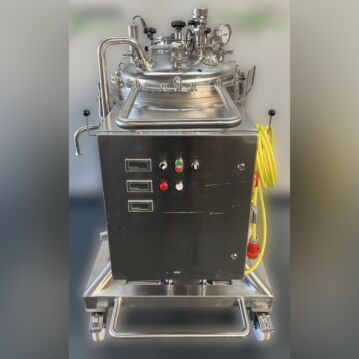 90.5&#x20;Liter&#x20;mobiler&#x20;Pharmazie&#x20;Druckbeh&#xE4;lter&#x20;aus&#x20;V4A&#x20;mit&#x20;Magnetr&#xFC;hrwerk