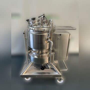 227&#x20;Liter&#x20;mobiler&#x20;Pharmazie&#x20;Druckbeh&#xE4;lter&#x20;aus&#x20;V2A&#x20;mit&#x20;Magnetr&#xFC;hrwerk